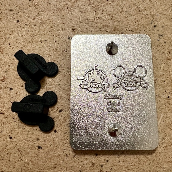 Disney Store Trading Pin The Lion King Movie Poster Mystery Pin 2020 Like New - Picture 2 of 3